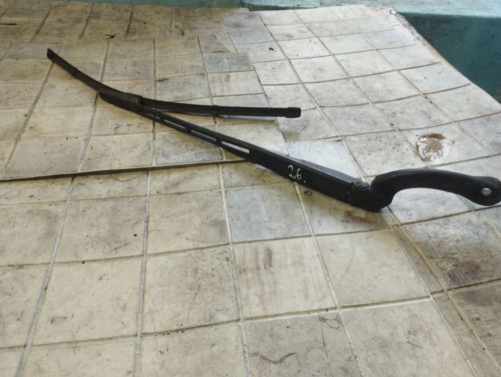 Windshield/front glass wiper blade 8E2255408C