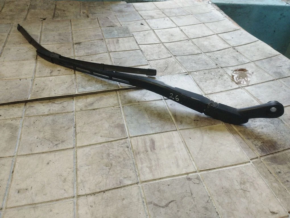 Windshield/front glass wiper blade E2955407C