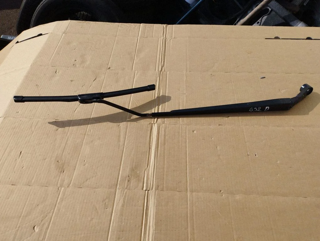 Esiklaasi kojamees – Toyota Corolla Verso AR10 (2004-2009)