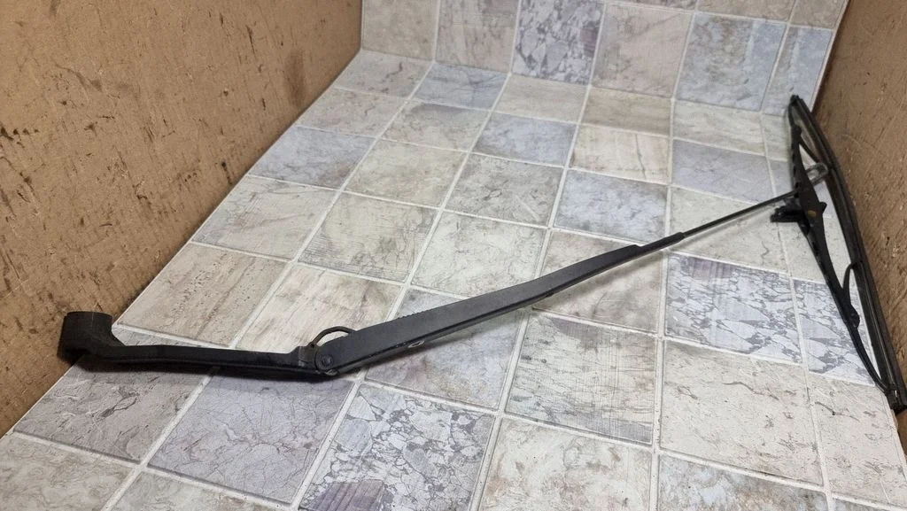 Windshield/front glass wiper blade 1615
