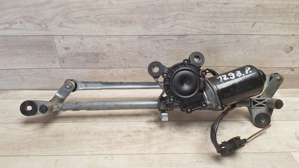 Front wiper linkage and motor 09185806