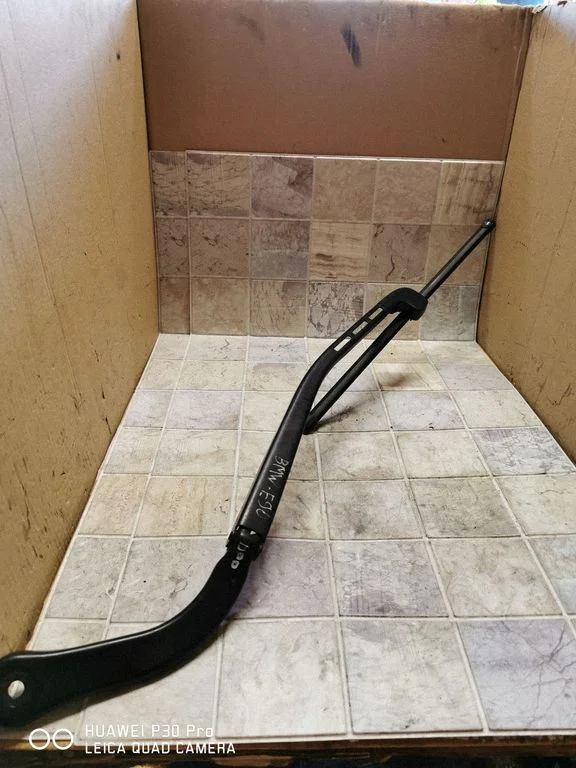 Windshield/front glass wiper blade – BMW 3 Series E90 E91 (2005-2012)