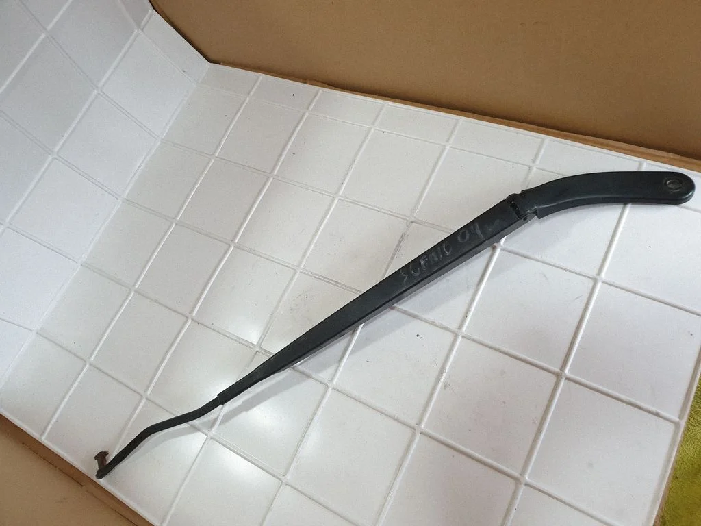 Pióro wycieraczki przedniej 80010987