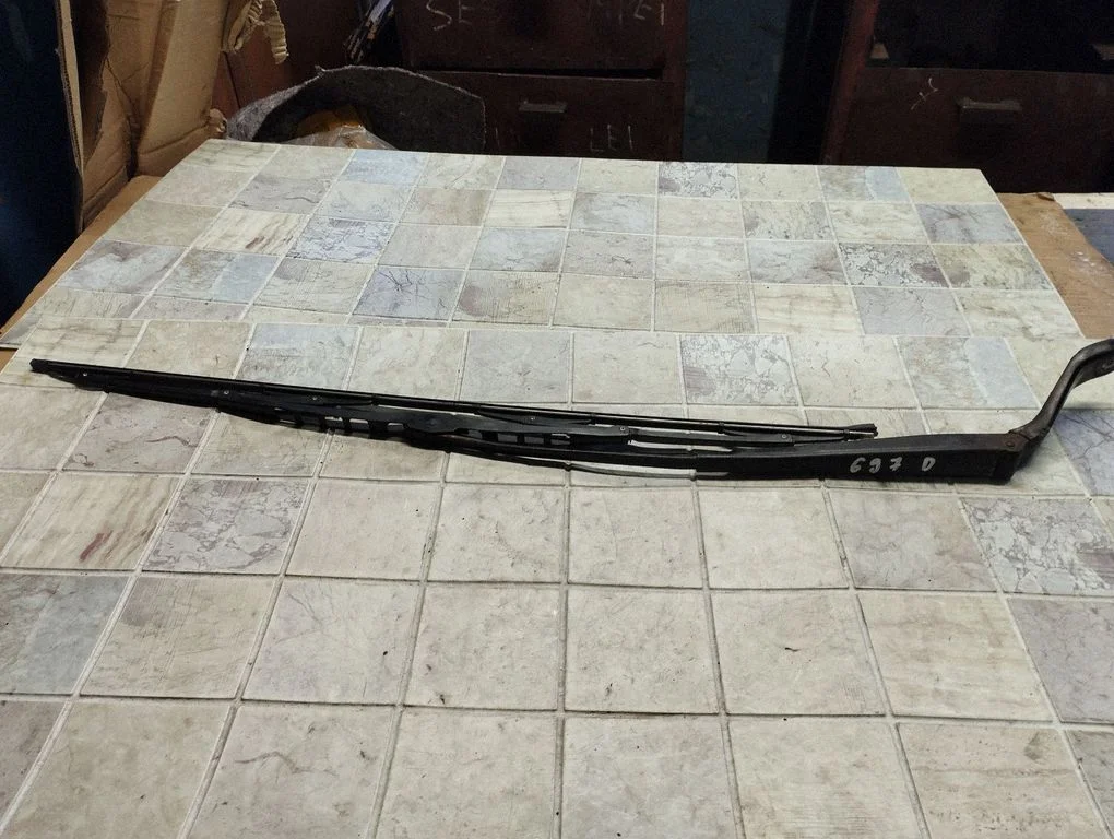 Windshield/front glass wiper blade – Ford Galaxy (2000-2006)