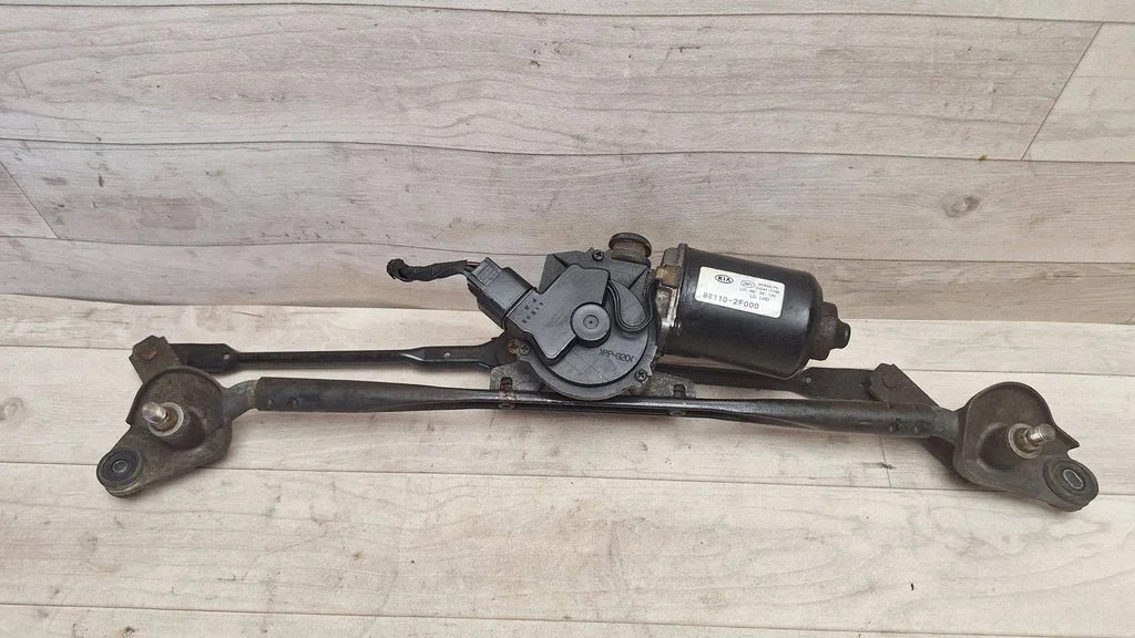 Front wiper linkage and motor 981102F000