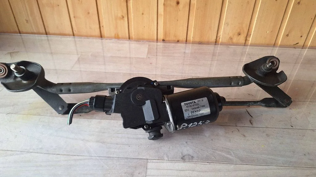 Mechanizm wycieraczek z silniczkiem 851100F020