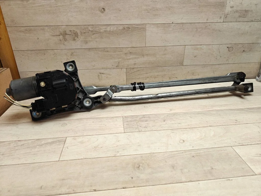 Front wiper linkage and motor 0390241924