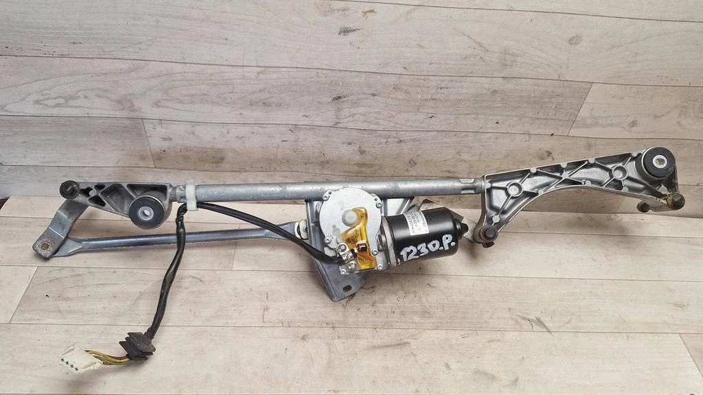Front wiper linkage and motor A2038200342