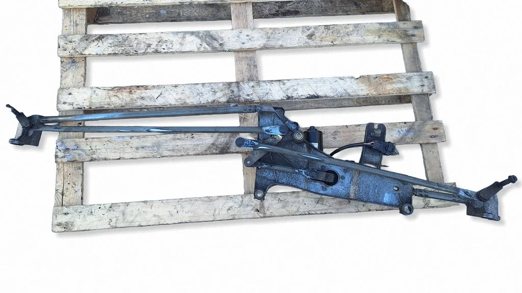 Front wiper linkage and motor