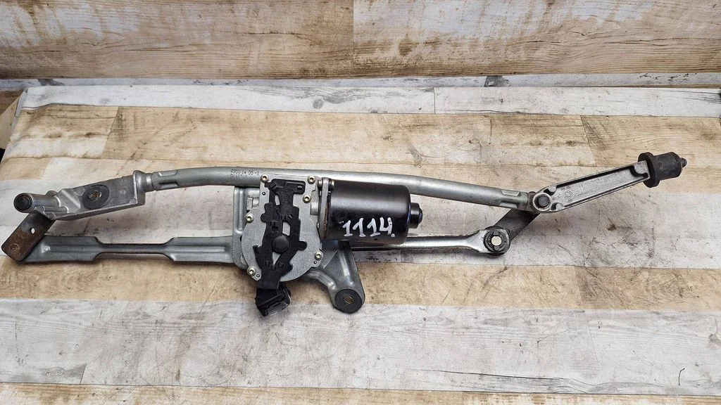 Front wiper linkage and motor 404775