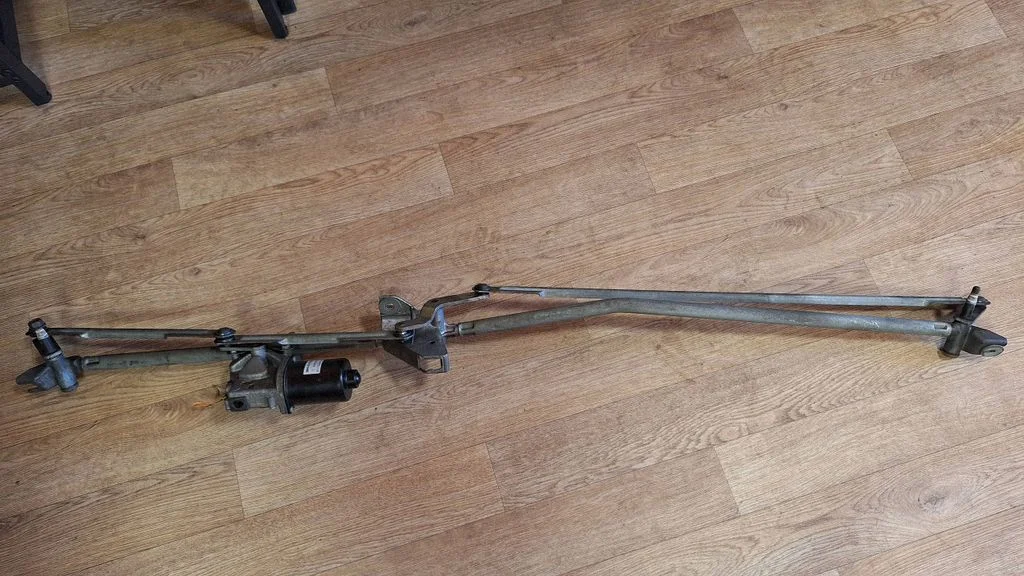 Mechanizm wycieraczek z silniczkiem – Citroen C4 I (2004-2010)
