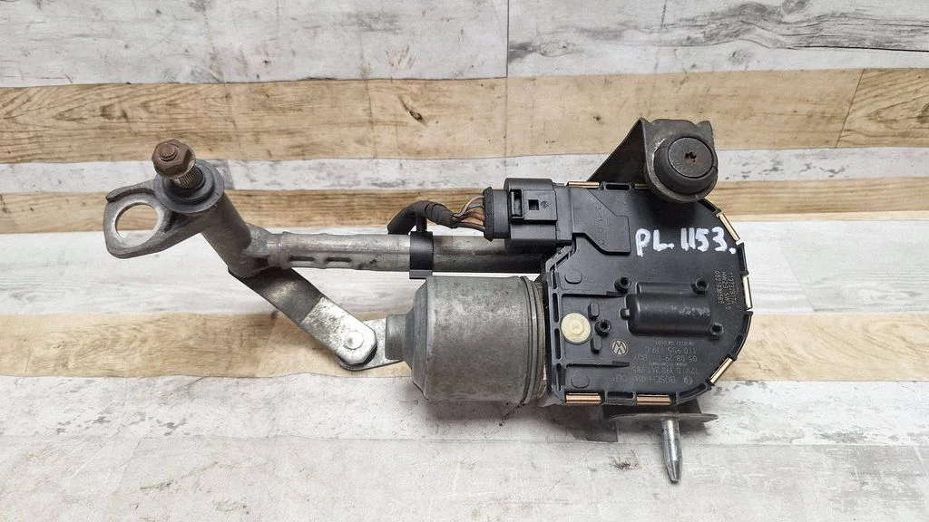 Front wiper linkage and motor – Volkswagen Touran I (2003-2010)
