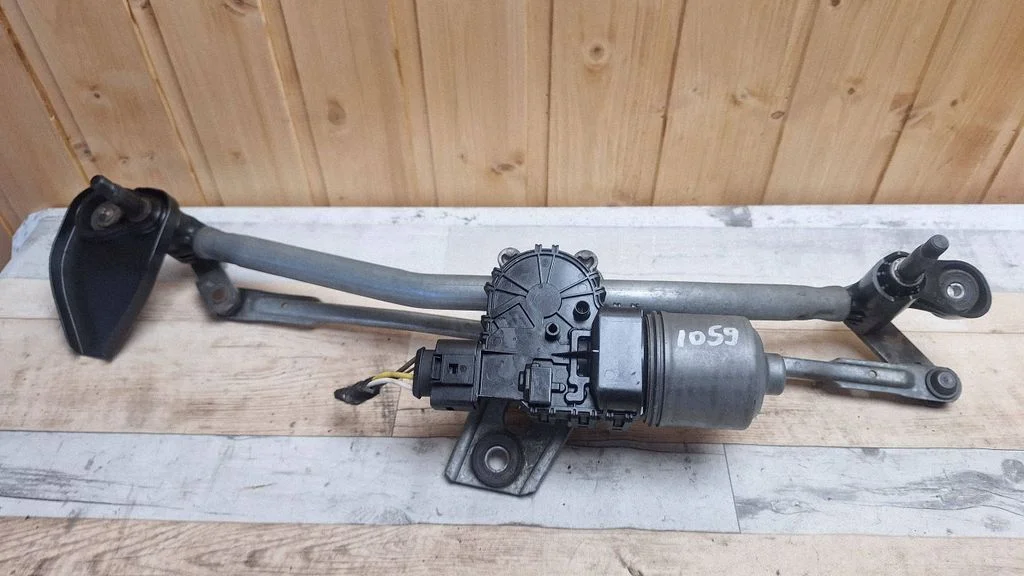 Front wiper linkage and motor 13111211