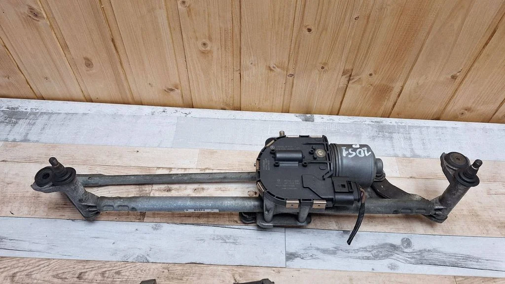 Front wiper linkage and motor 1Z1955023E