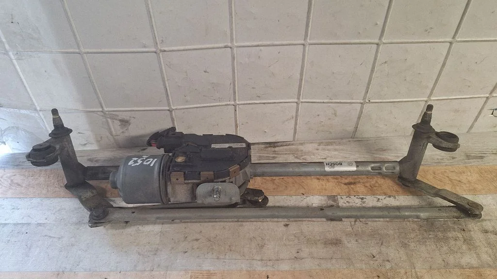 Front wiper linkage and motor 5K1955023