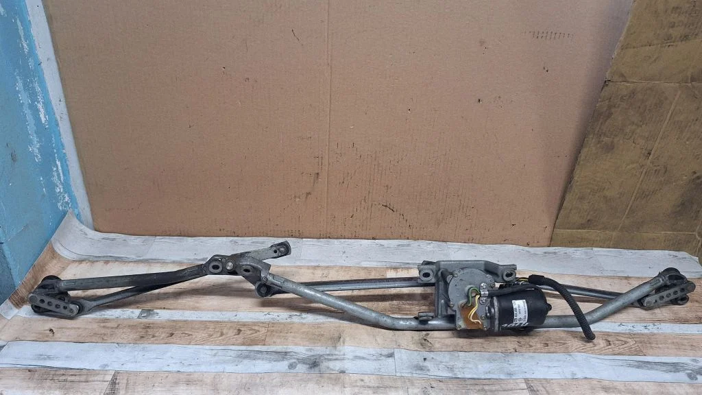 Front wiper linkage and motor 404496