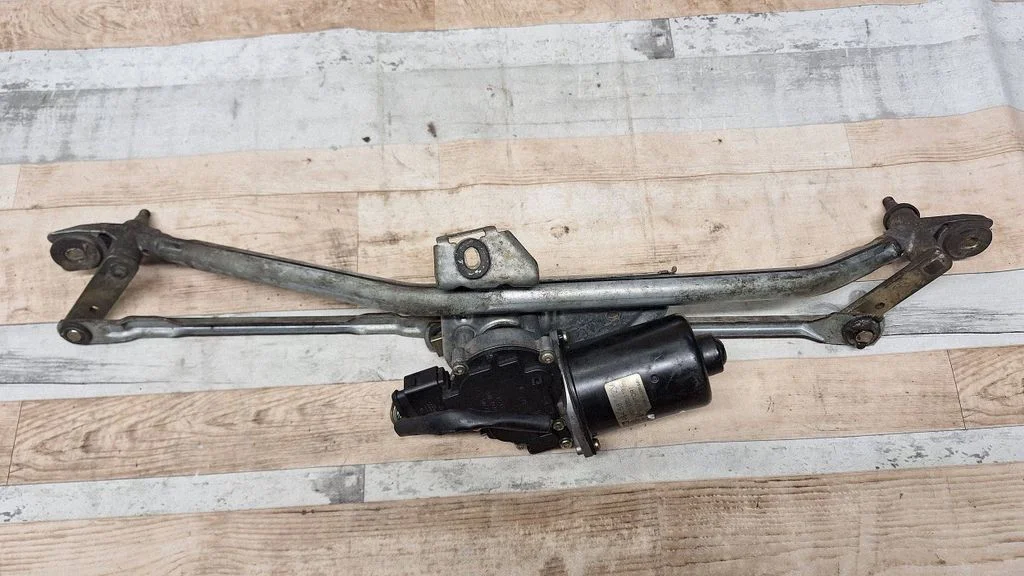 Front wiper linkage and motor 8D1955113C