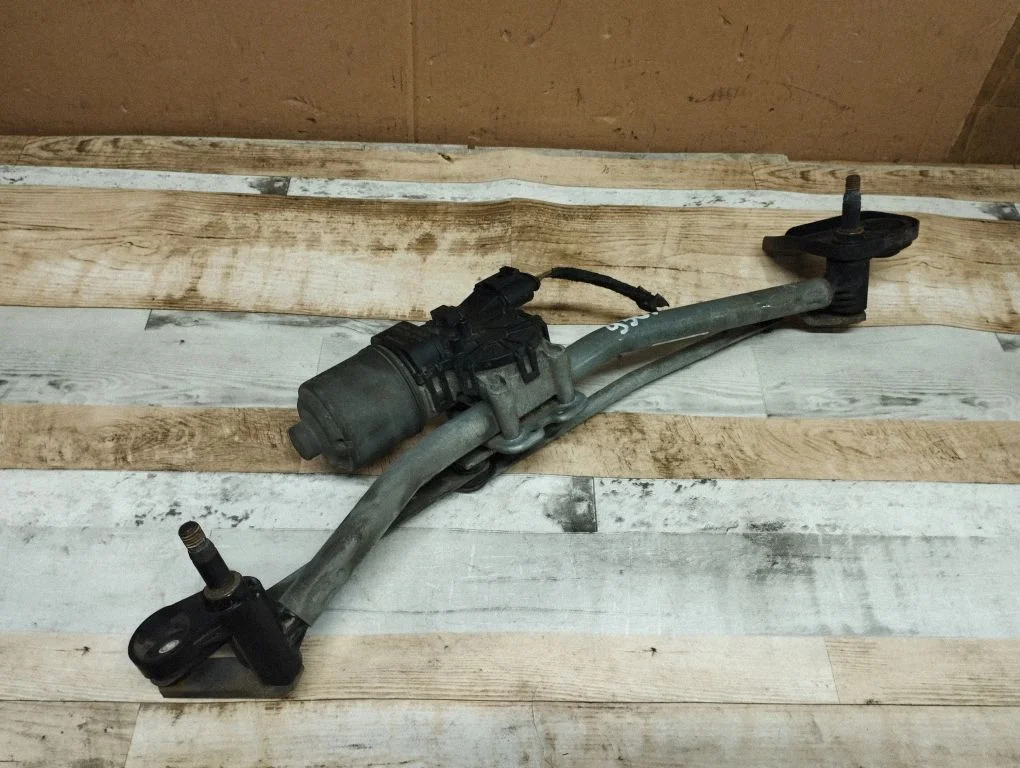 Front wiper linkage and motor – Opel Astra H (2004-2012)