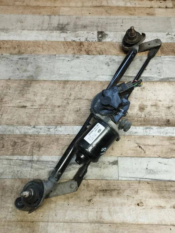 Front wiper linkage and motor 981102B000