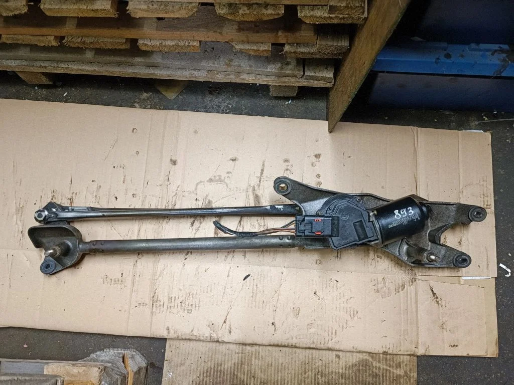 Front wiper linkage and motor 04884167AB