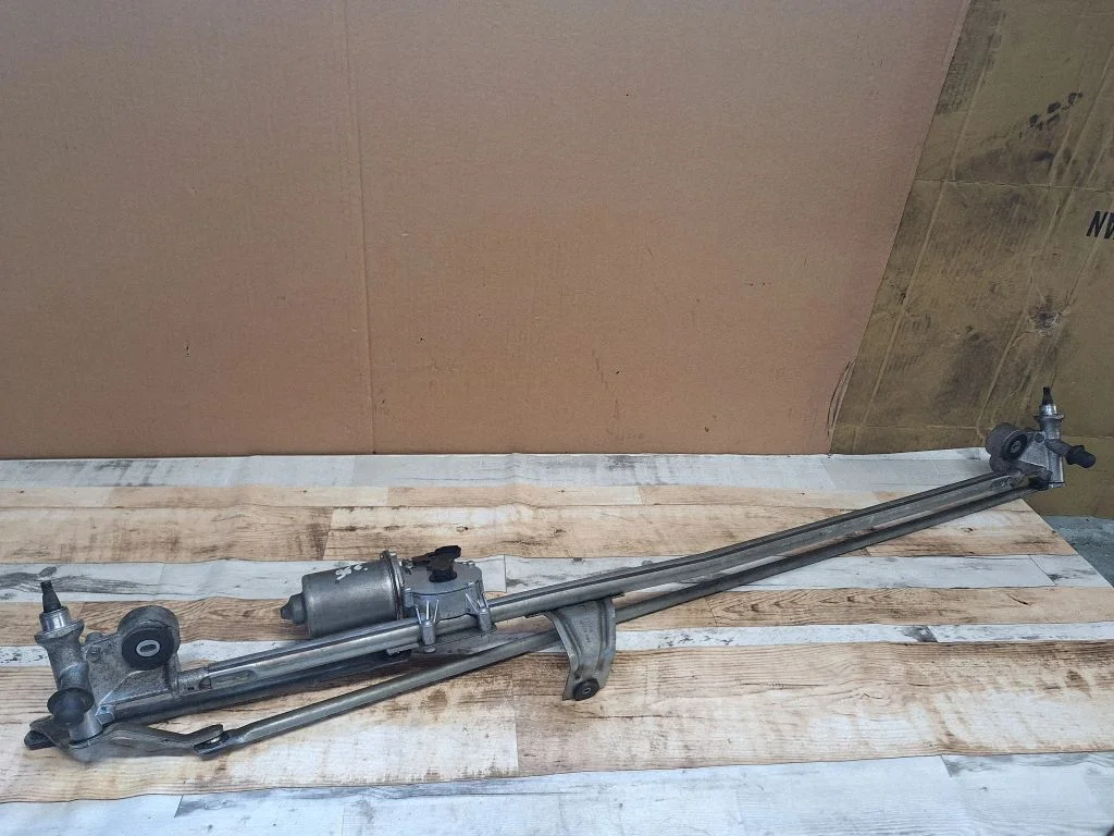 Front wiper linkage and motor – Opel Zafira B (2005-2014)