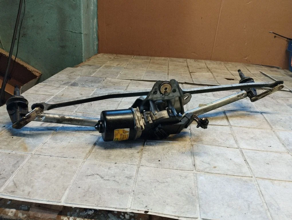 Mechanizm wycieraczek z silniczkiem 53556402