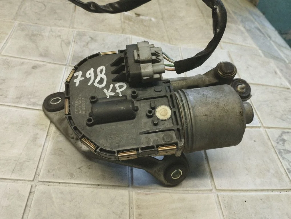 Front wiper linkage and motor