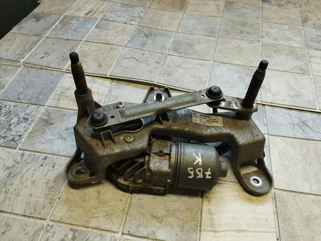 Front wiper linkage and motor – Mercedes-Benz S-Class W221 (2005-2013)