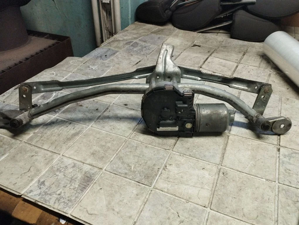 Front wiper linkage and motor 1397220538