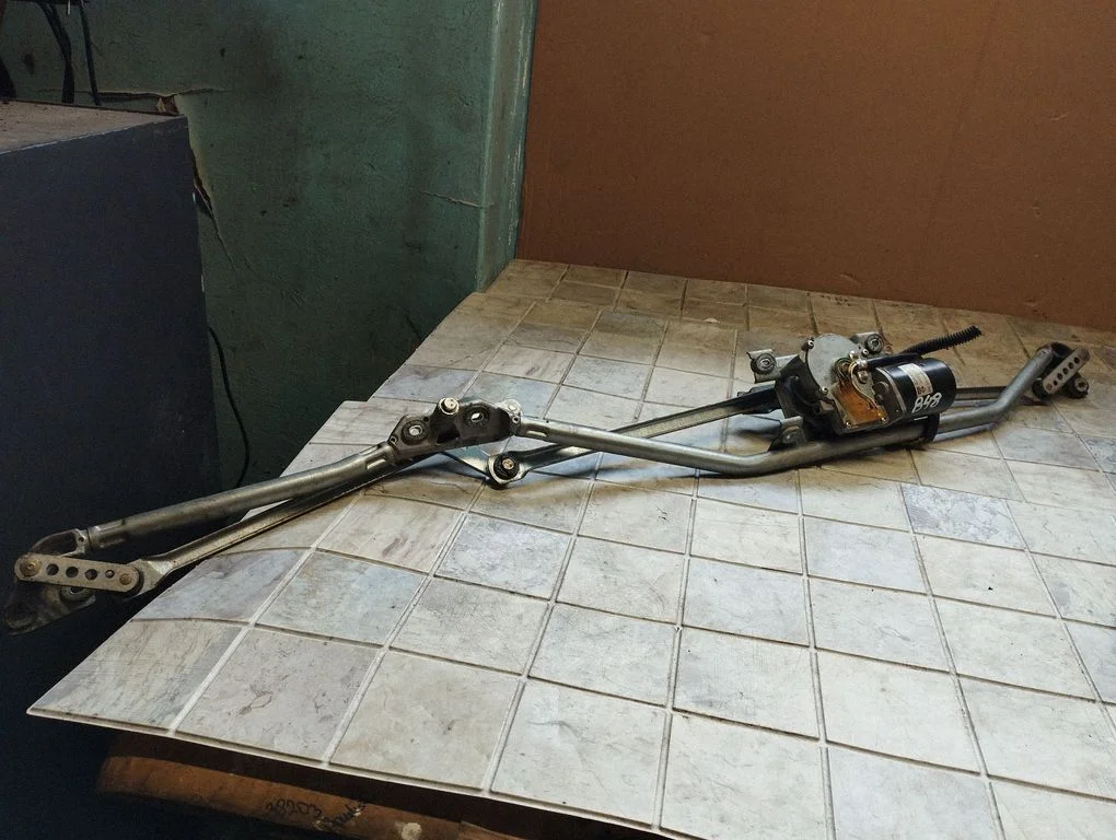 Front wiper linkage and motor – Opel Zafira A (1999-2005)