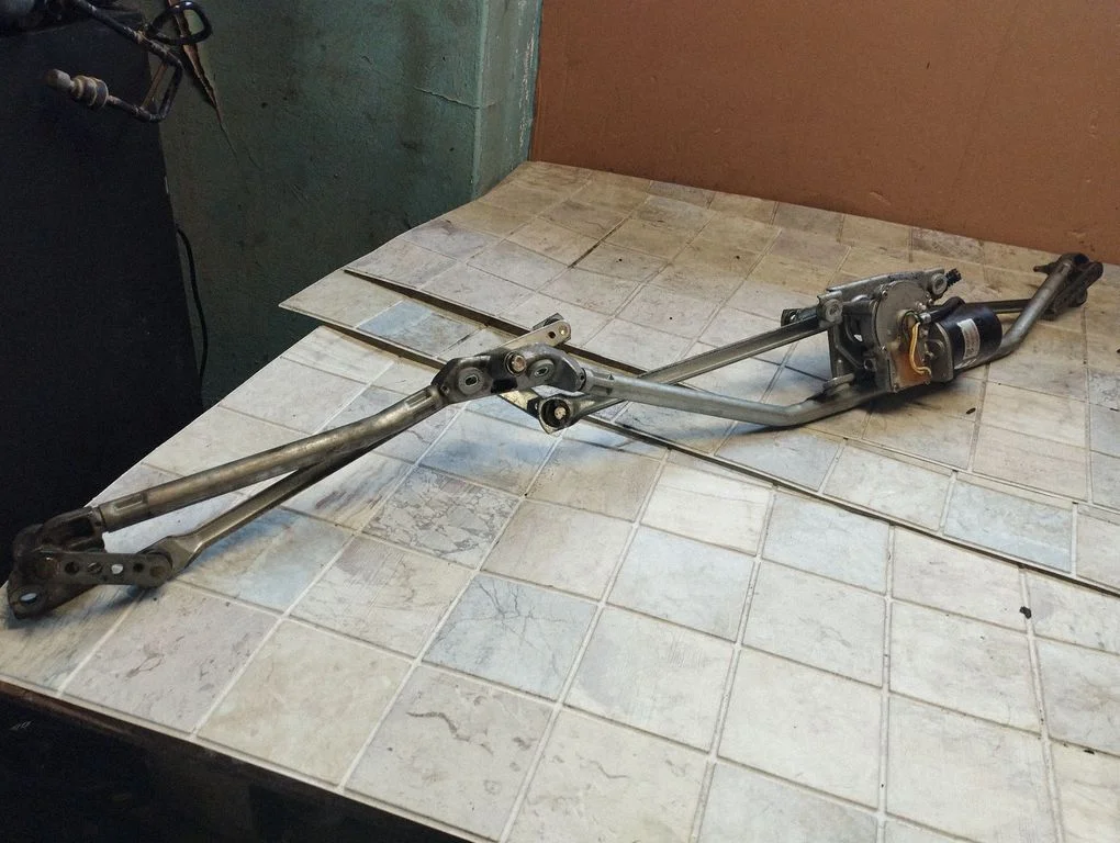 Front wiper linkage and motor – Opel Zafira A (1999-2005)