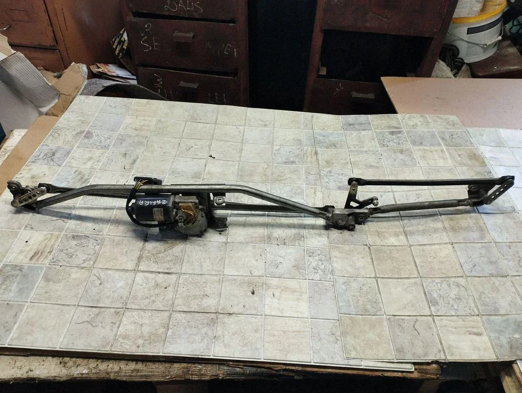 Front wiper linkage and motor – Opel Zafira A (1999-2005)