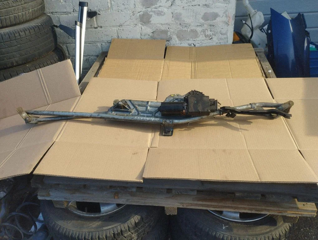 Front wiper linkage and motor – Seat Alhambra (Mk1) (1996-2010)
