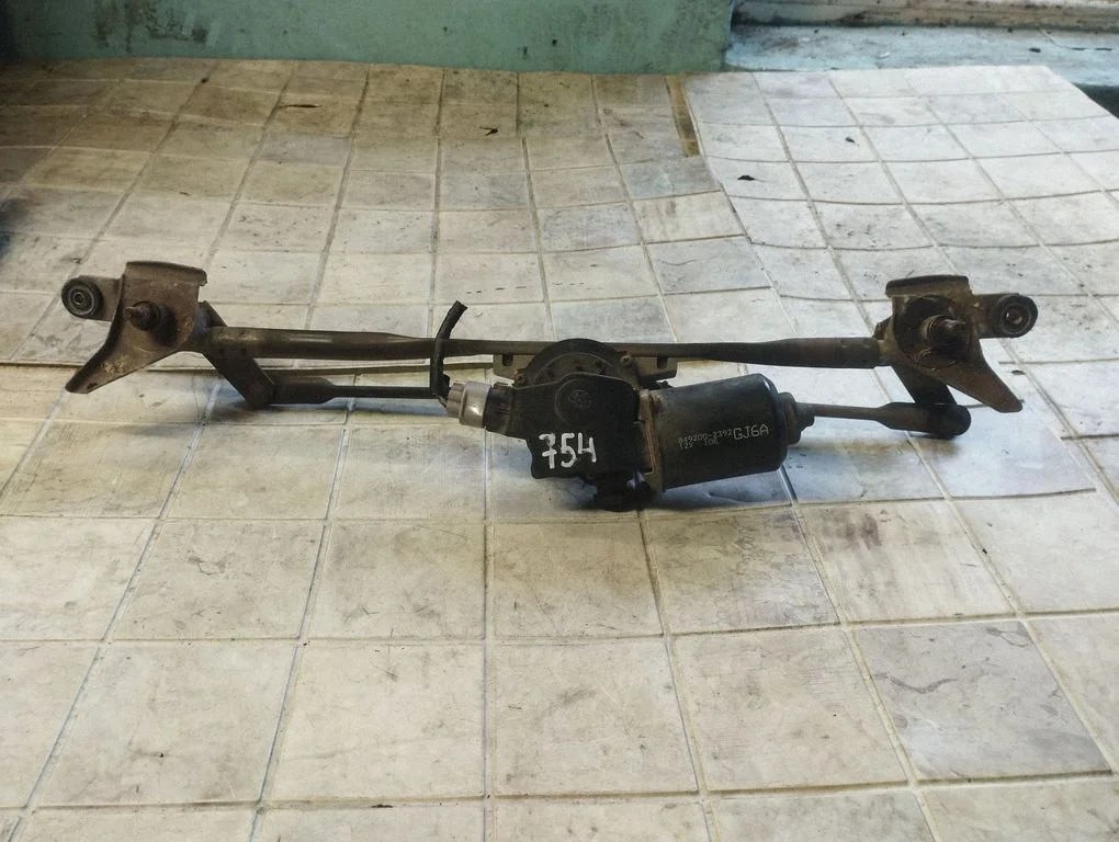 Front wiper linkage and motor 8492002392