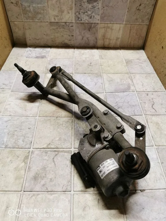 Front wiper linkage and motor 404745