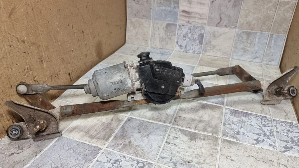 Front wiper linkage and motor 1593000640