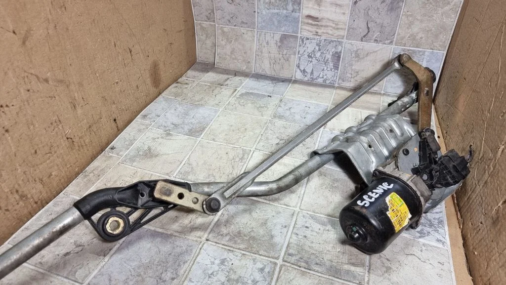 Front wiper linkage and motor – Renault Scenic II - Grand scenic II (2003-2006)