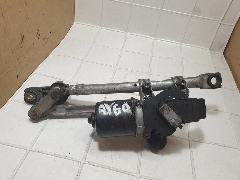 Front wiper linkage and motor 53630167