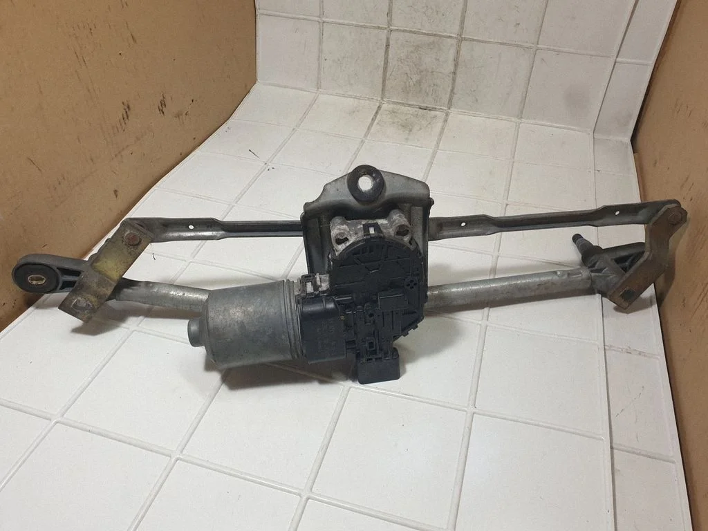 Front wiper linkage and motor 9632671180