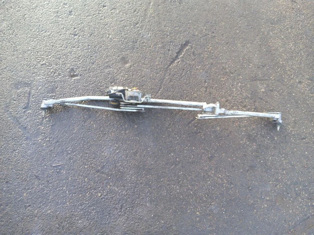 Front wiper linkage and motor – Opel Zafira A (1999-2005)
