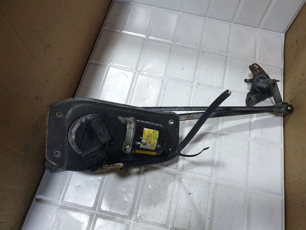 Front wiper linkage and motor – Peugeot Partner (1996-2002)