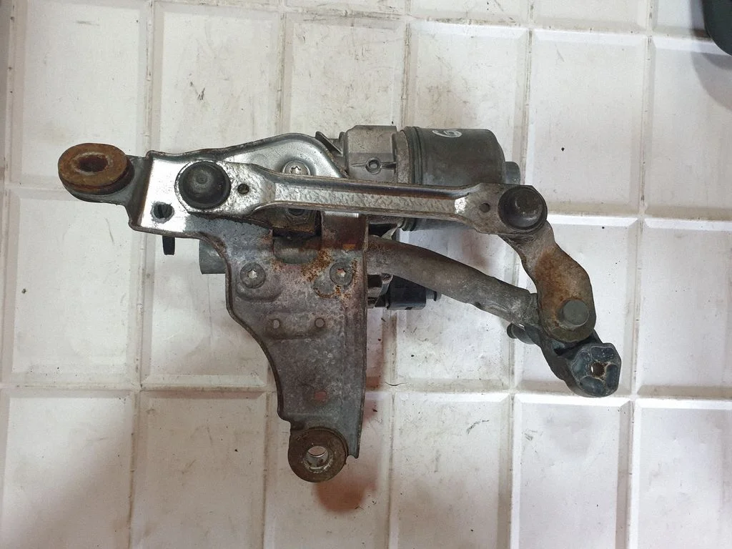 Front wiper linkage and motor 6M2117504BG