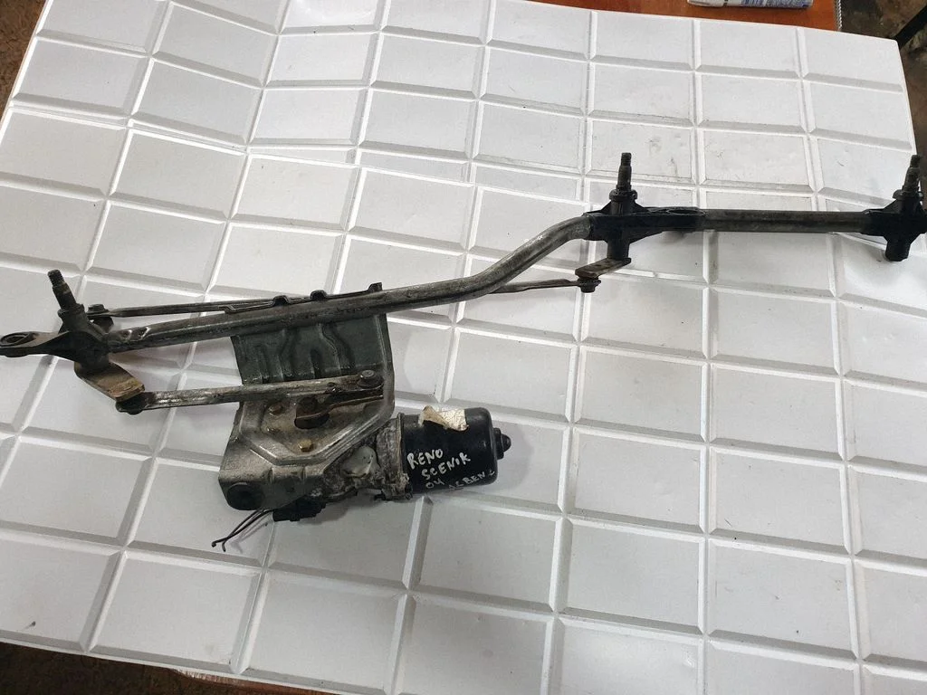 Front wiper linkage and motor – Renault Scenic II - Grand scenic II (2003-2006)