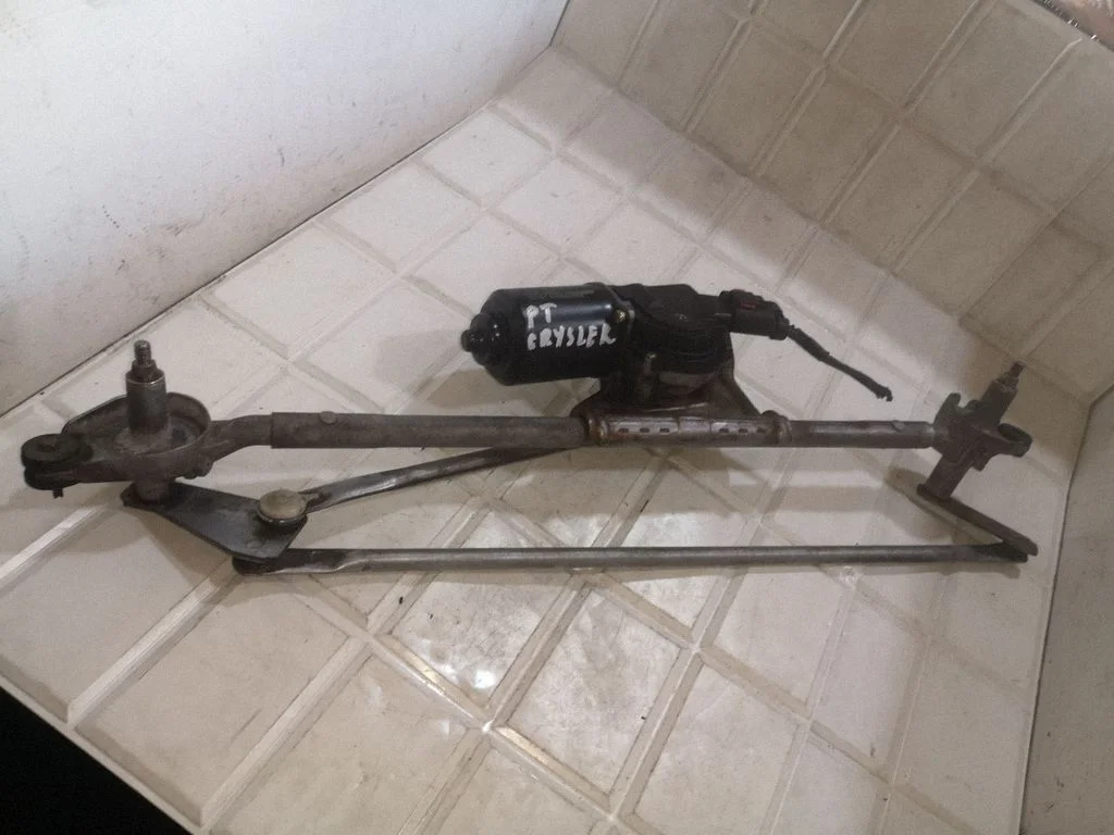 Mechanizm wycieraczek z silniczkiem 05288695AA