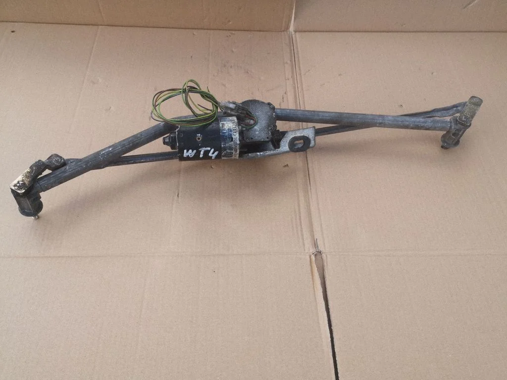 Front wiper linkage and motor 701955113