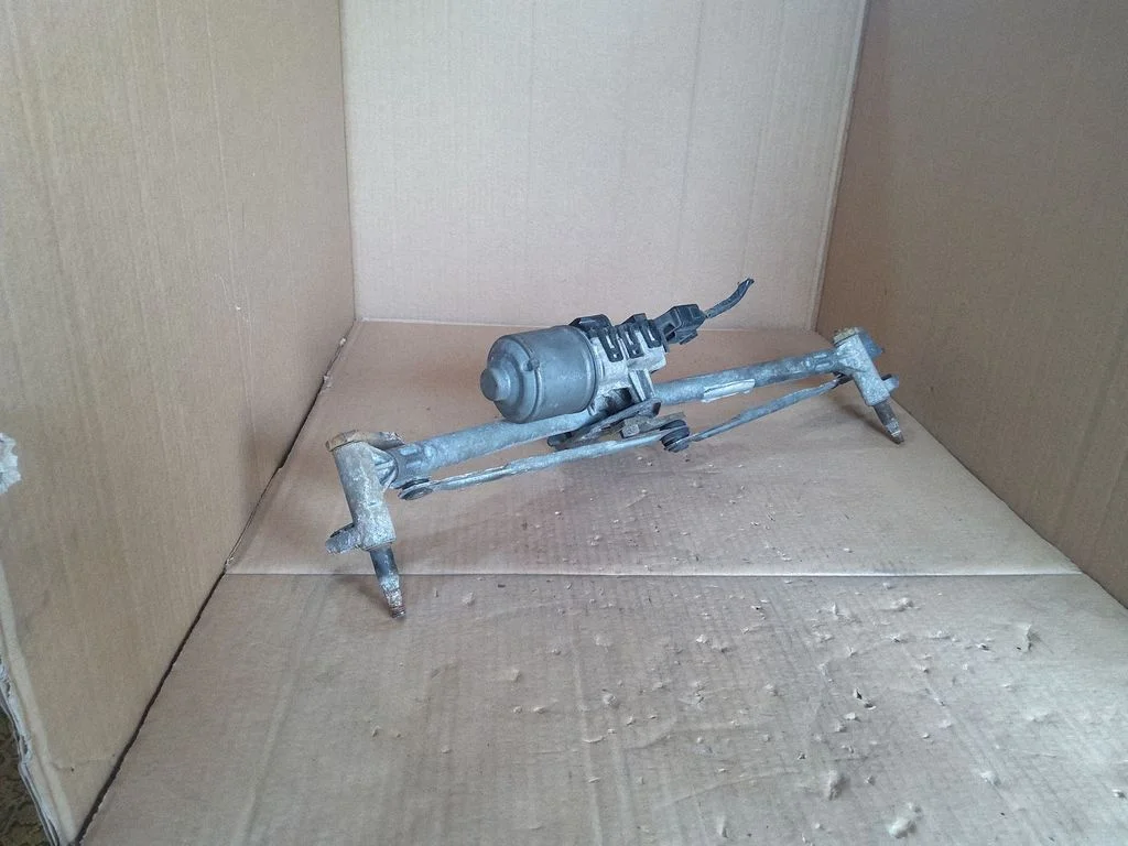 Front wiper linkage and motor – Volkswagen Polo (2002-2005)