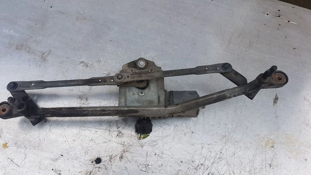Front wiper linkage and motor 0390241700