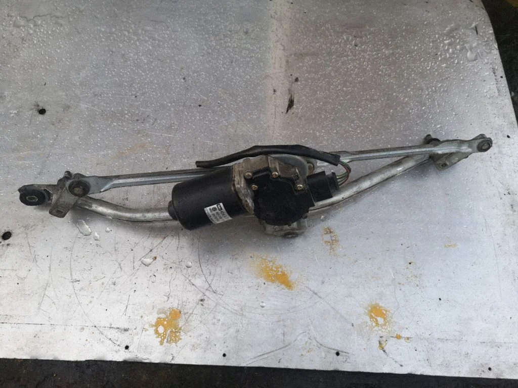 Front wiper linkage and motor 4B1955603B