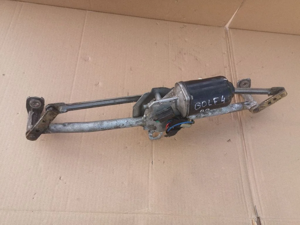 Front wiper linkage and motor – Volkswagen Golf IV (1998-2005)