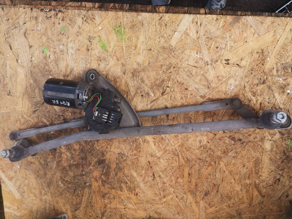 Front wiper linkage and motor